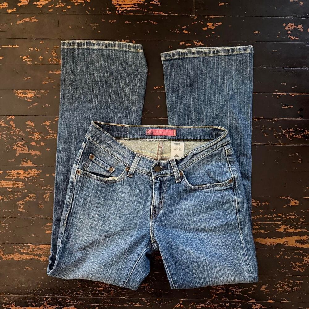 Vintage Levi’s low rise medium wash Curvy Cut jeans